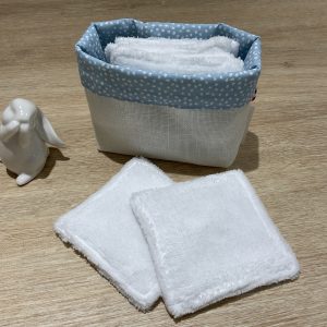 Mini corbeille à pois bleus et 6 lingettes réutilisables blanches