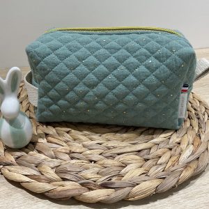 Trousse de toilette en tissu matelassé verte